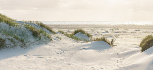 Handdoek met foto Noordzee Avondsfeer langs de ruige Noordzeekust  © ThomBal