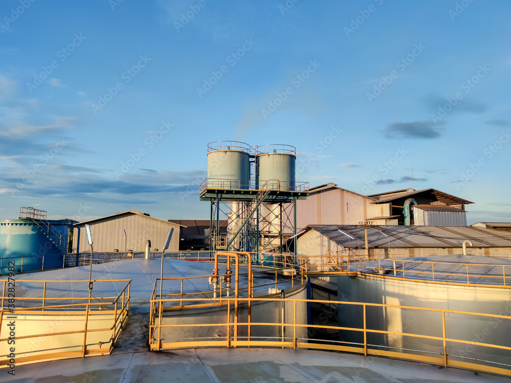 Obraz premium Industrial water tanks and oil tanks. industrial tanks