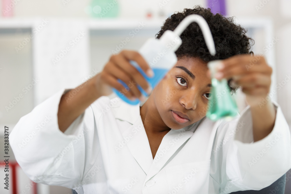 woman in the lab woman in the lab