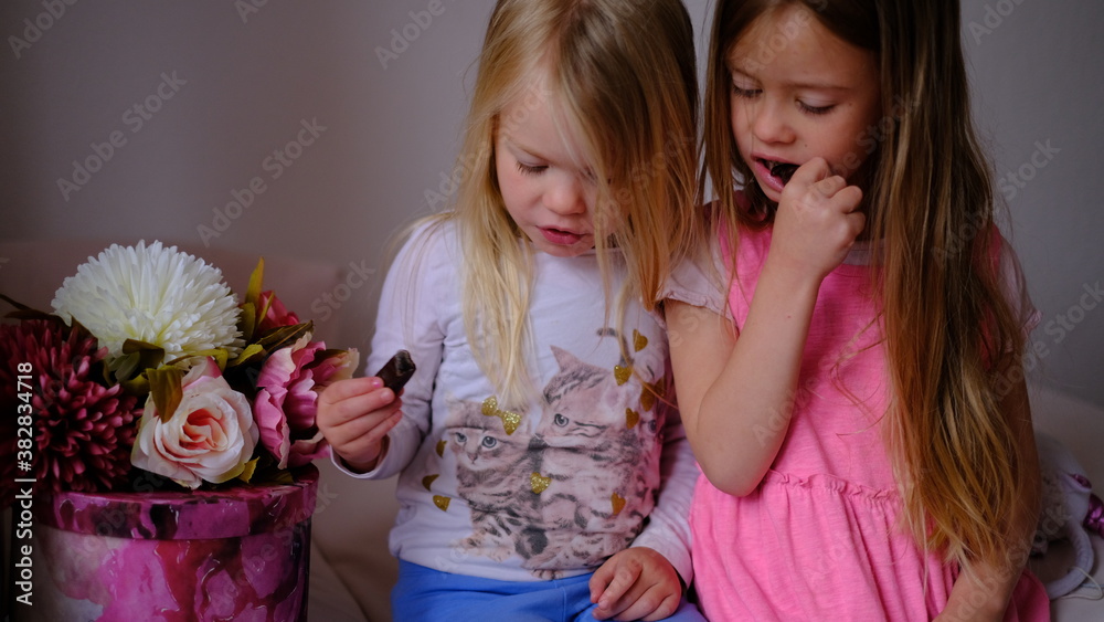 Sü0gkeiten wie Geleebananen schmecken Kindern und Erwachsenen auch in Krisenzeiten gut - oder gerade ganz besonders in diesen?