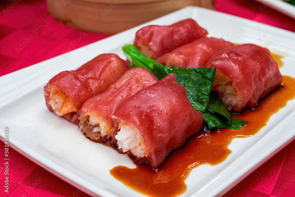 A Cantonese morning tea dim sum, Shrimp Crispy Red Rice Intestines A Cantonese morning tea dim sum, Shrimp Crispy Red Rice Intestines