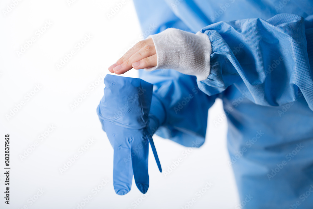 putting on surgical gloves in a sterile manner putting on surgical gloves in a sterile manner