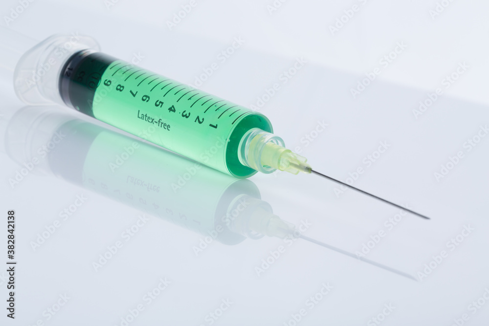 half covered syringe ground mirrored, diagonal alignment half covered syringe ground mirrored, diagonal alignment