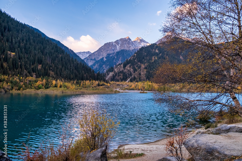 Fototapeta premium autumn in the mountains