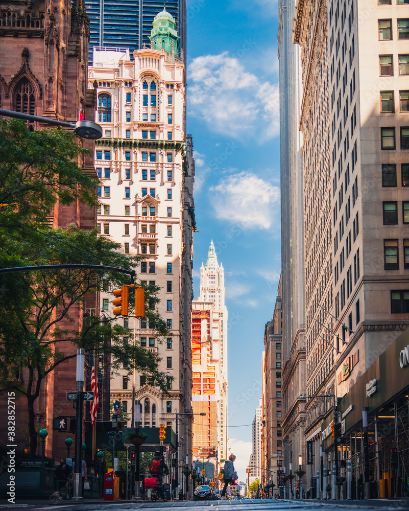 Fototapeta premium street views pedestrians city buildings sky clouds new york usa 