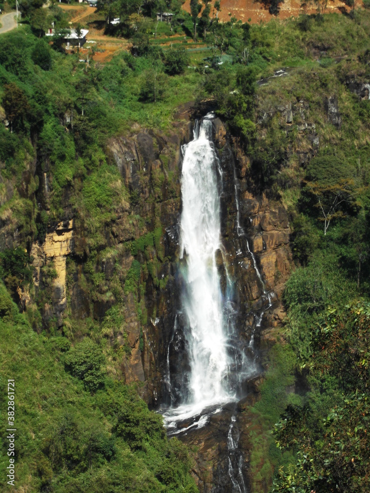 Obraz premium waterfall in the mountains