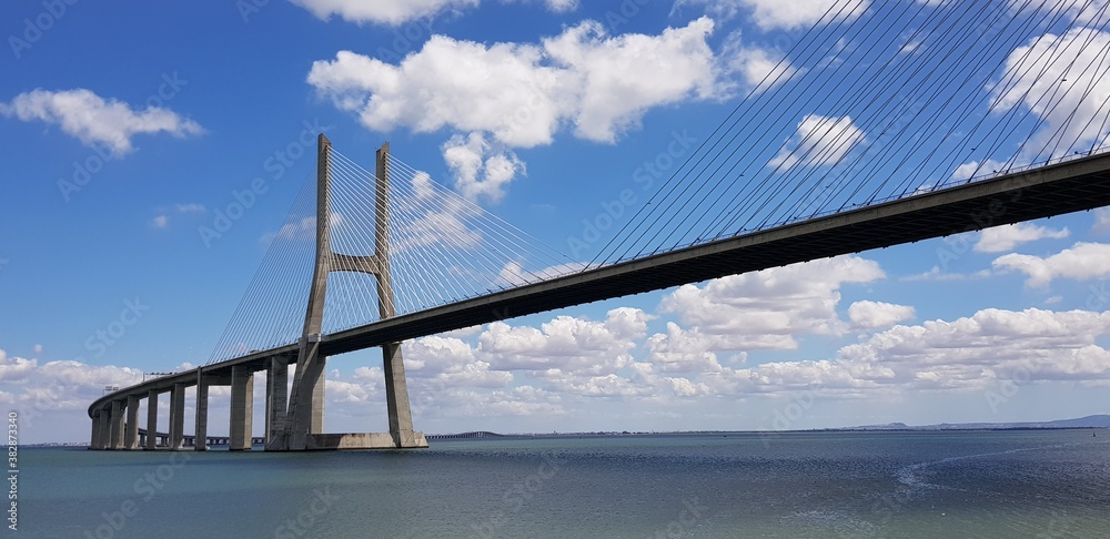 Fototapeta premium Vasca da Gama Bridge