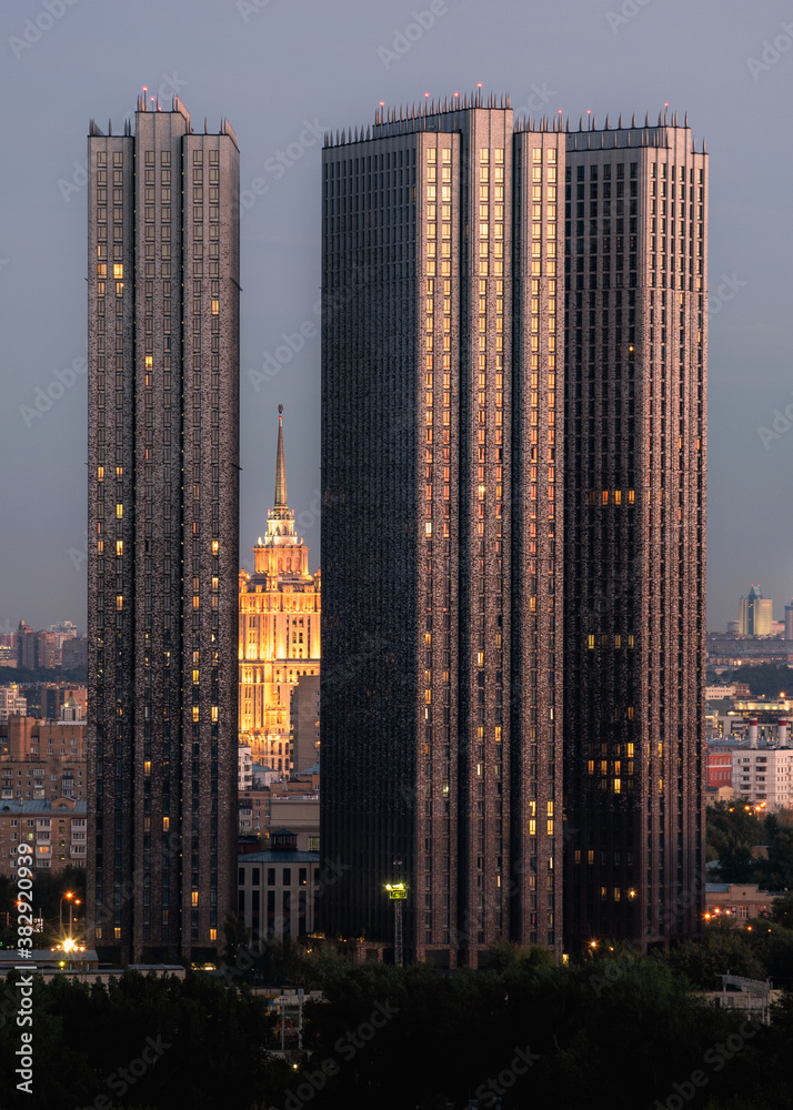 Naklejka premium Contrasts of Moscow