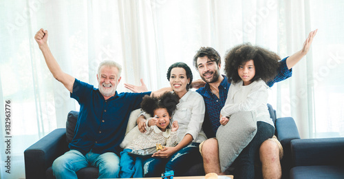 Happy big family concept: g...