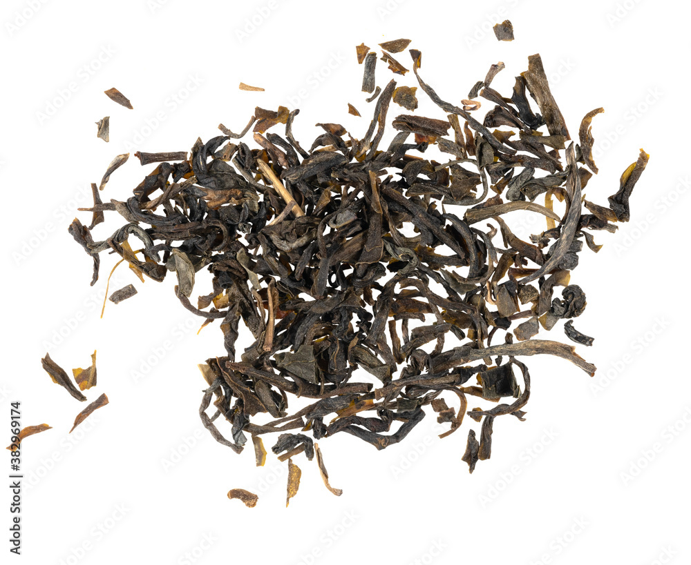 Obraz premium Dried tea leaves isolated on white background texture