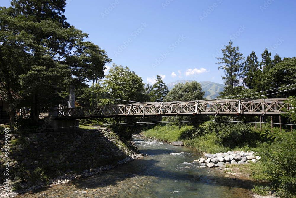 Fototapeta premium 姫川と大出吊橋