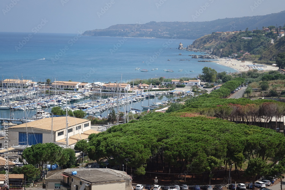 Fototapeta premium Italy. The sailing port of Tropea