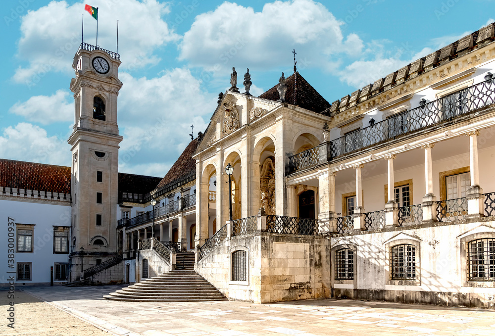Faculdade de Direito e Torre da Universidade de Coimbra