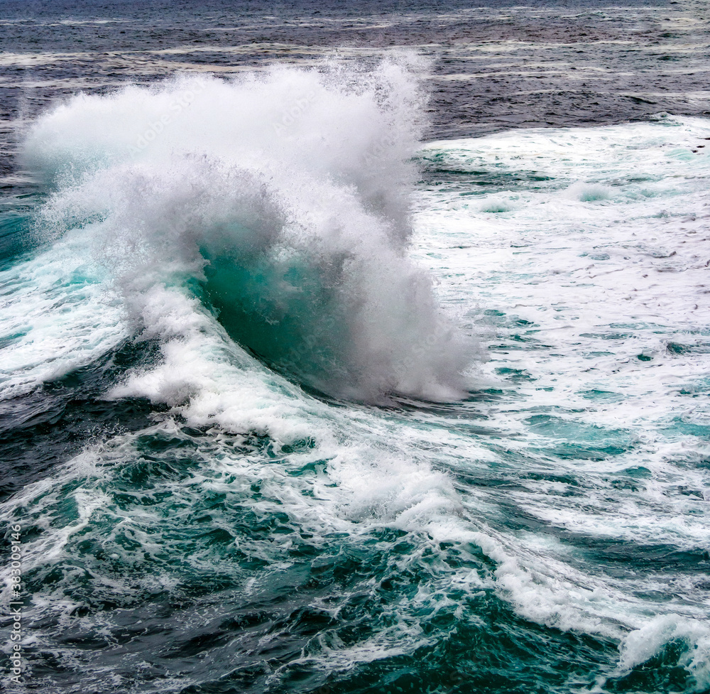 Surf and green