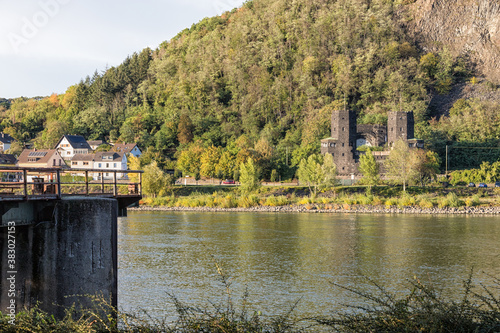 Im Krieg zerstörte Brücke von Remagen photo