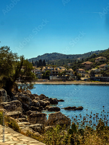 Küstenlinie auf der Insel Korfu mit Blick auf die albanische Küste © Lichtblick