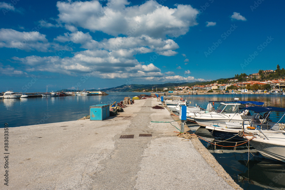 Fischerboote im Hafen auf Corfu