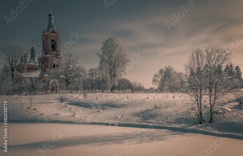 church in winter © Evgenii Ryzhenkov