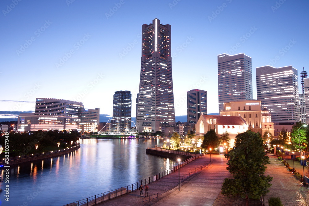 Fototapeta premium 横浜みなとみらいの夜景