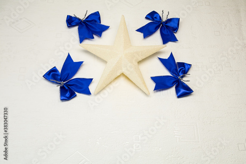 Décoration de Noël sur fond blanc texture neige carte de vœux joyeux Noël