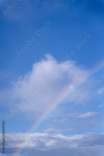 爽やかな青空に架かる虹 © tomochica k - Photo