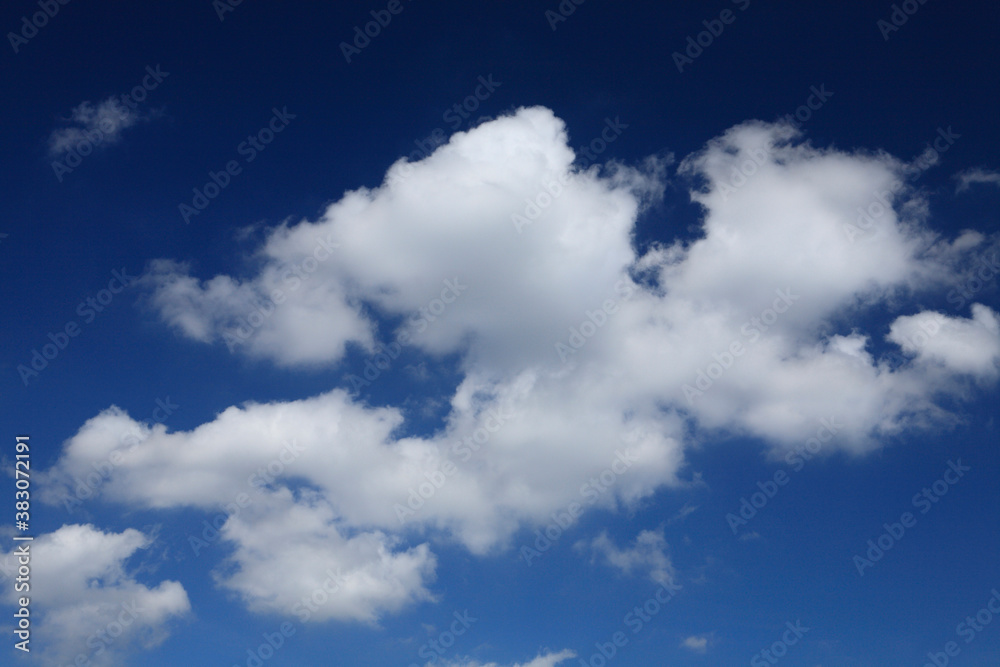 Fototapeta premium 青空と雲