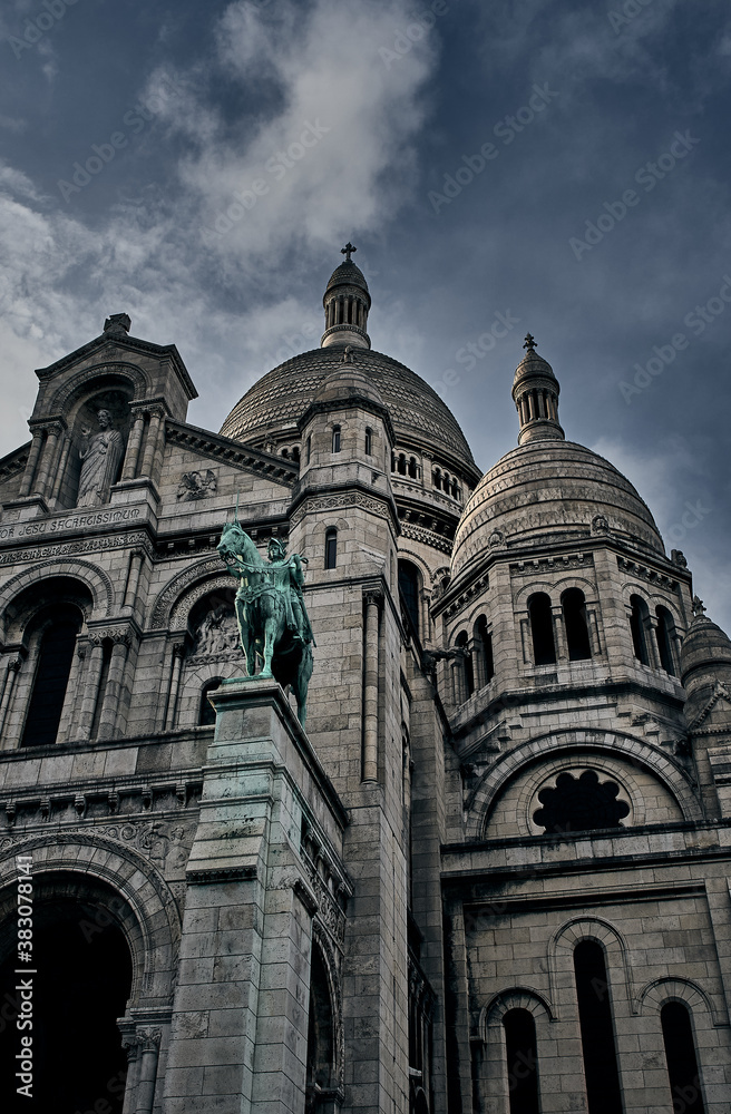 Beautiful architecture in Paris