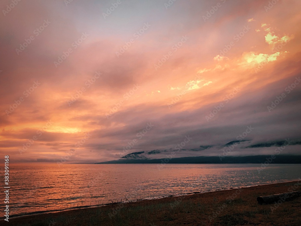 Obraz premium sunset over the sea