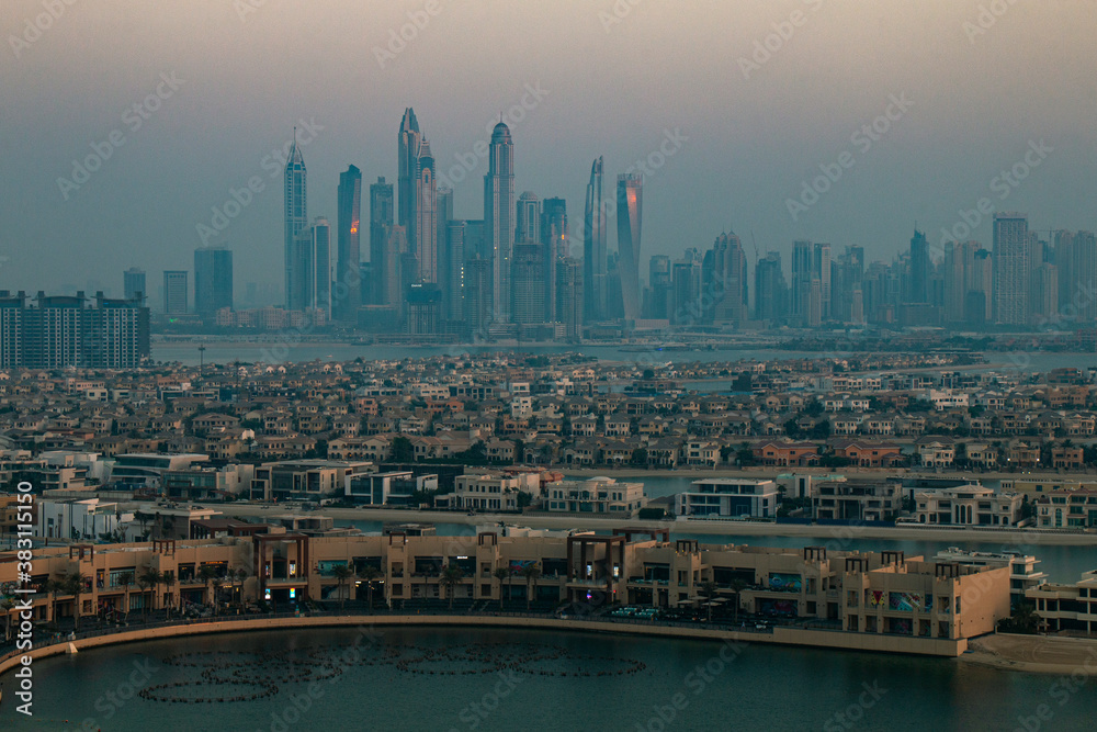 Obraz premium city skyline at sunset