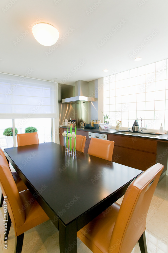Fototapeta premium ダイニングキッチン