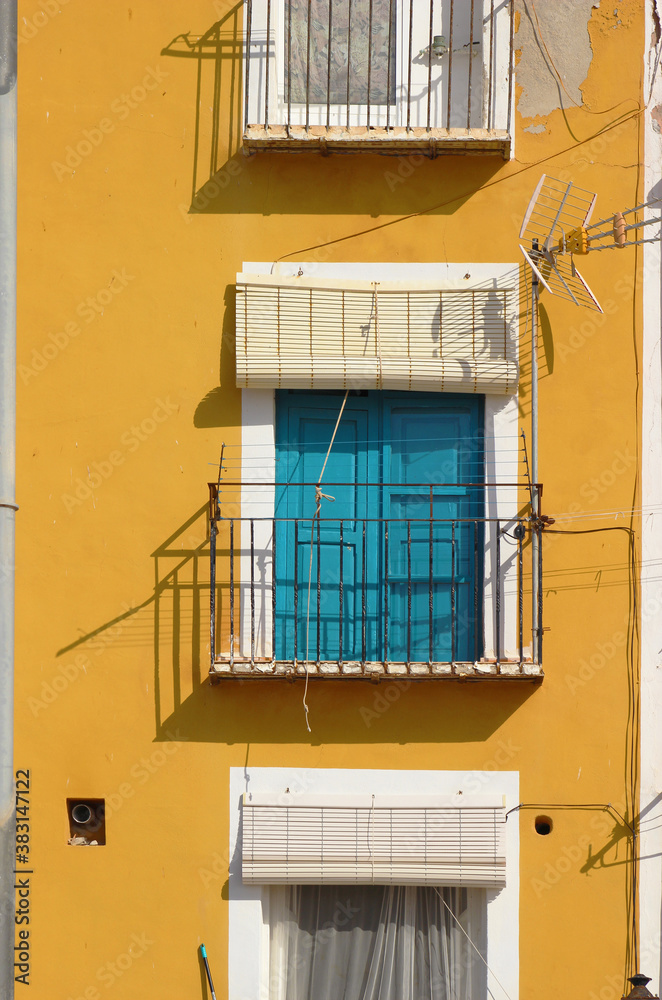 Obraz premium Casas de colores en Villajoyosa, España