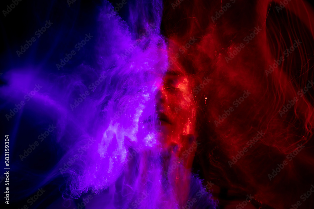 Fototapeta premium lightpainting portrait, new art direction, long exposure photo without photoshop, light drawing at long exposure 