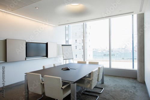 Obraz na plátně Empty highrise business conference room