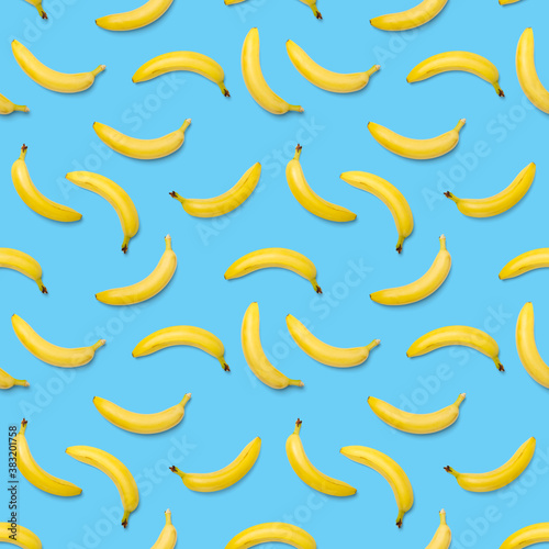 Bananas seamless pattern. pop art bananas pattern. Tropical abstract background with banana. Colorful fruit pattern of yellow banana