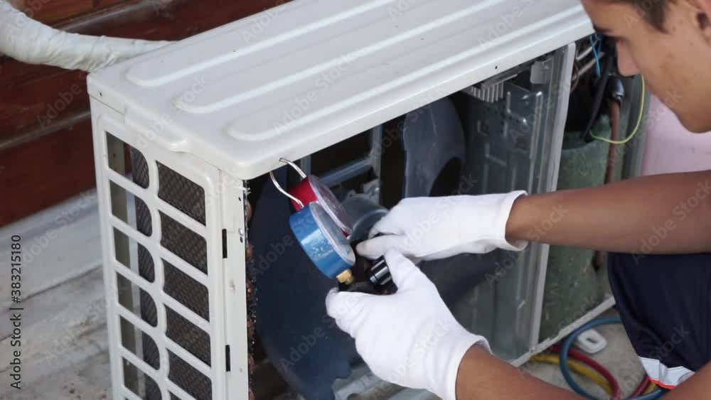 The installer of HVAC equipment. The air conditioner master checks and refills the air conditioner with freon