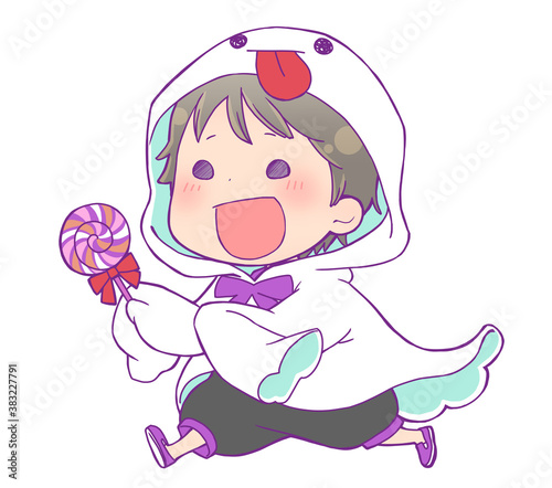 キャンディを持って走るハロウィン仮装の男の子_ゴースト © ヨモヨリ