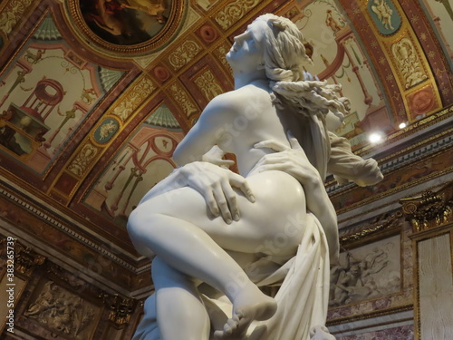 Ratto di Proserpina del Bernini, Galleria Borghese, Roma.