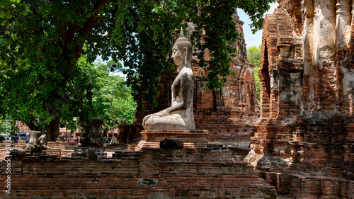 Temples and Ancient Runs in Ayutthaya 