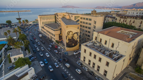 Falcone e Borsellino: il murale che si affaccia sul golfo di Palermo