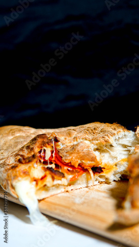 Wallpaper Mural pizza on the table Torontodigital.ca