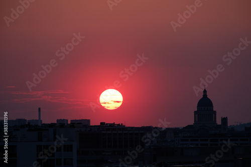 Coucher de soleil rouge, Paris, Pantheon