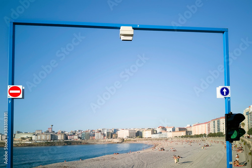 traffic lights to regulate access to the people to sea beach in time of covid-19