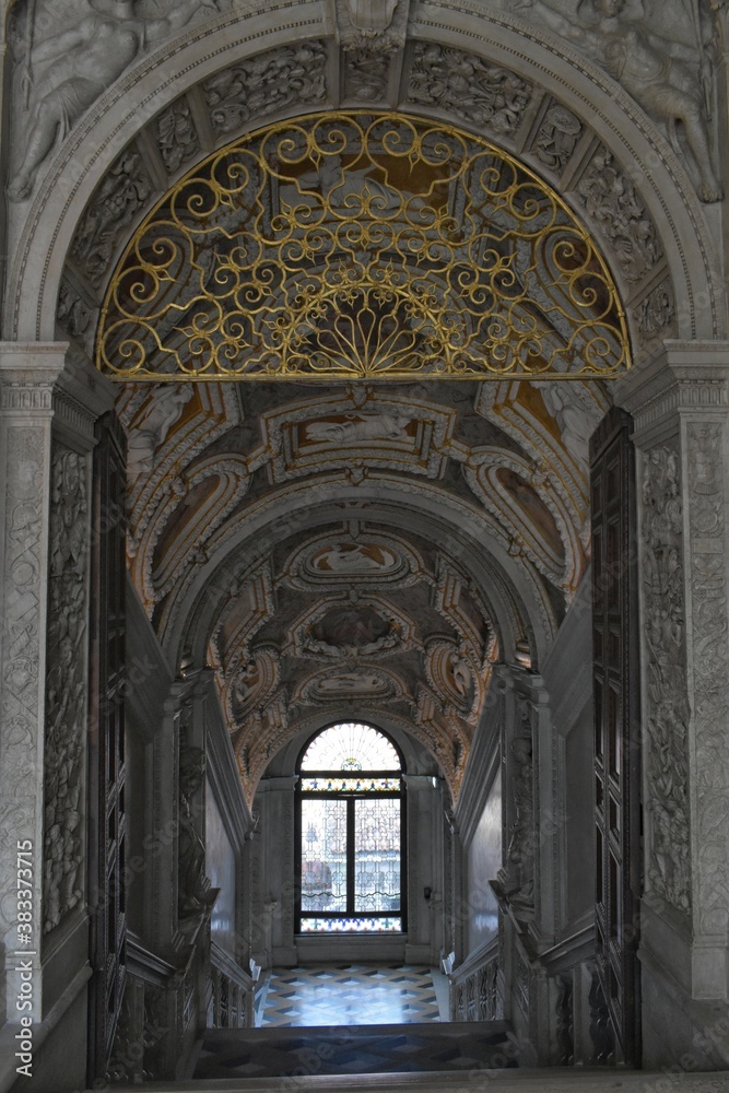 Venezia panorama piazza San Marco, ponte dei sospiri basilica di san marco gondolescala d'oro palazzo ducale leone di san marco, cavalli di san marcoorologi campana canal grande