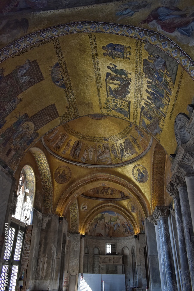 Fototapeta premium Venezia panorama piazza San Marco, ponte dei sospiri basilica di san marco gondolescala d'oro palazzo ducale leone di san marco, cavalli di san marcoorologi campana canal grande