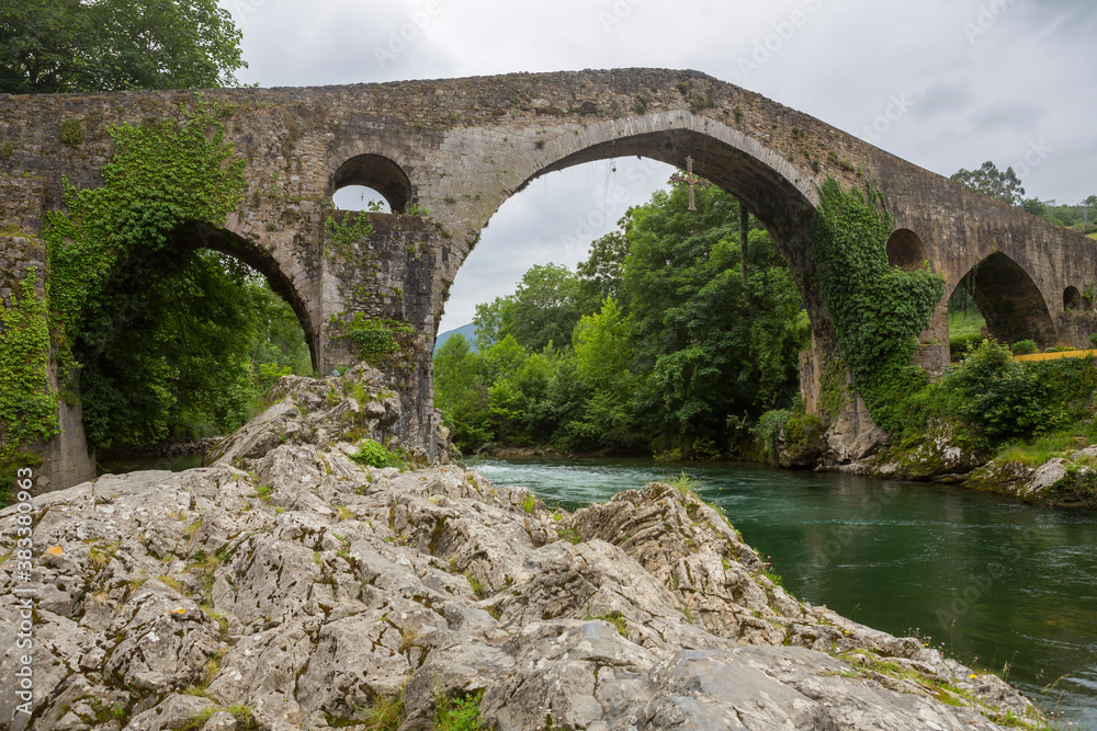 Fototapeta premium Cangas de Onis