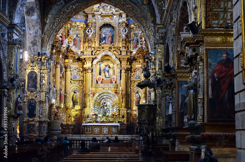 Quito  Ecuador - La Compa    a de Jesus Church Altar