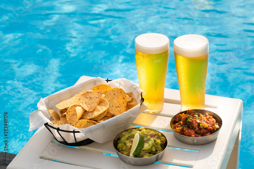 여름 맥주와 스낵