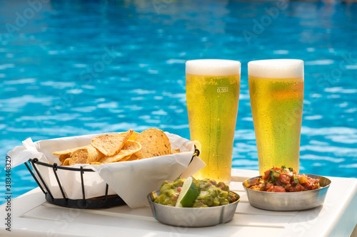 여름 맥주와 스낵