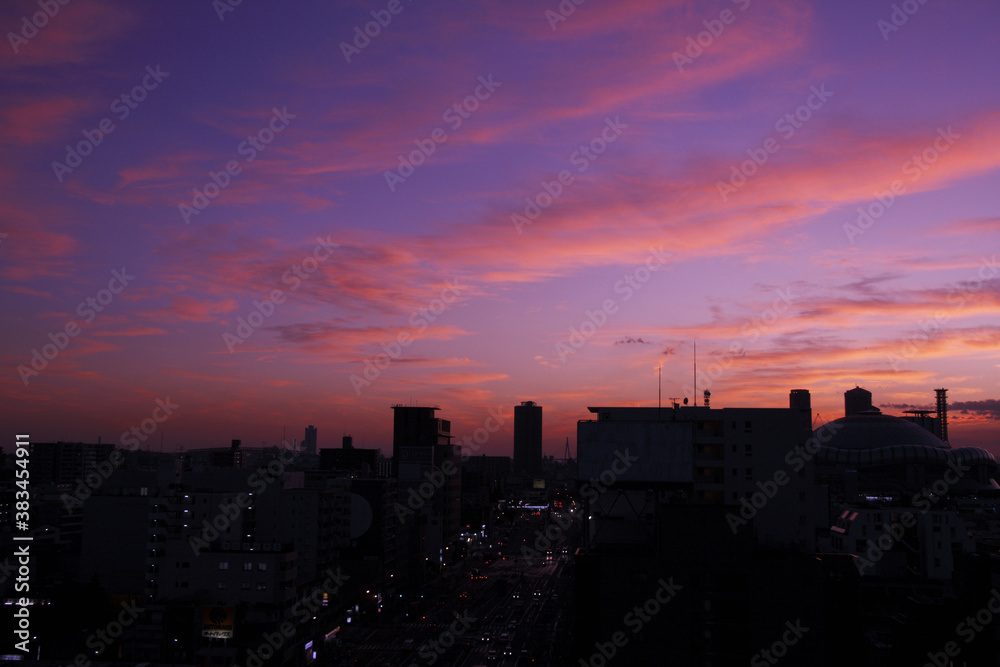 Fototapeta premium 夕景の街並