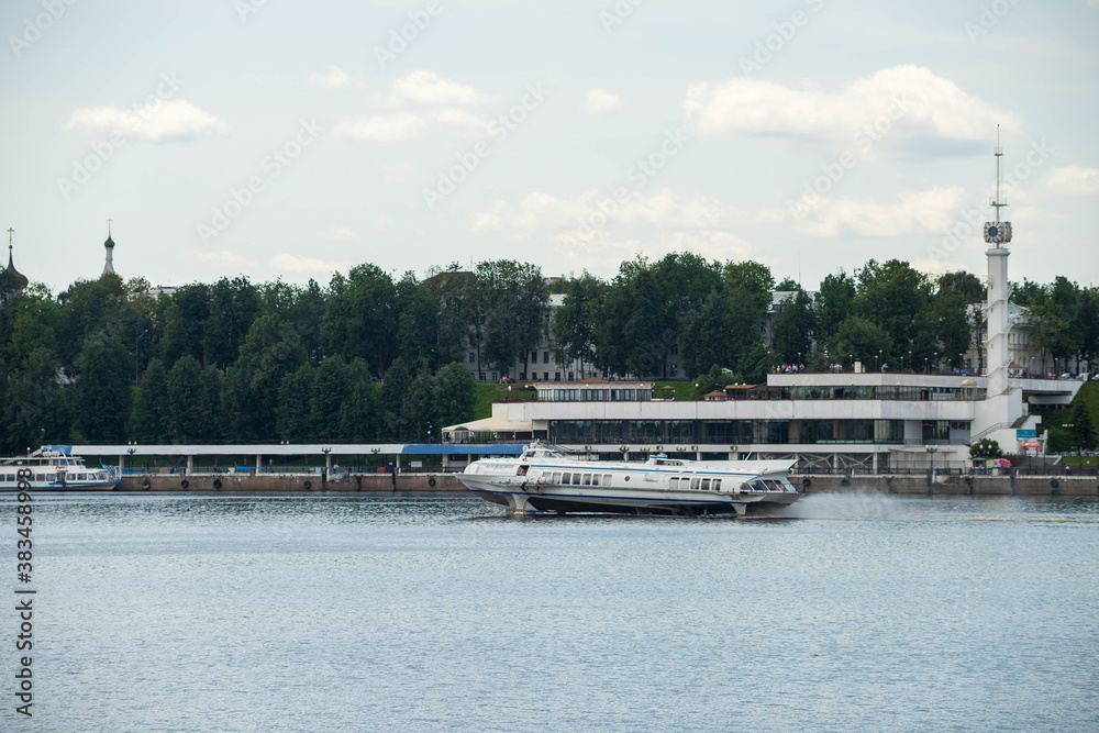 Fototapeta premium ship on the Volga river near the Spit of Yaroslavl